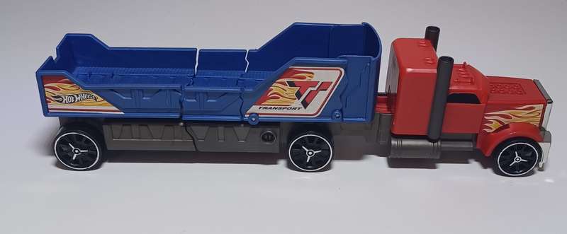 Mattel Hot Wheels City  Crashin Big Rig