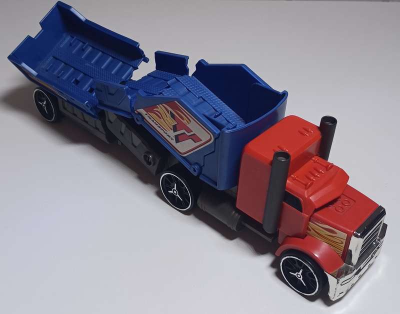 Mattel Hot Wheels City  Crashin Big Rig