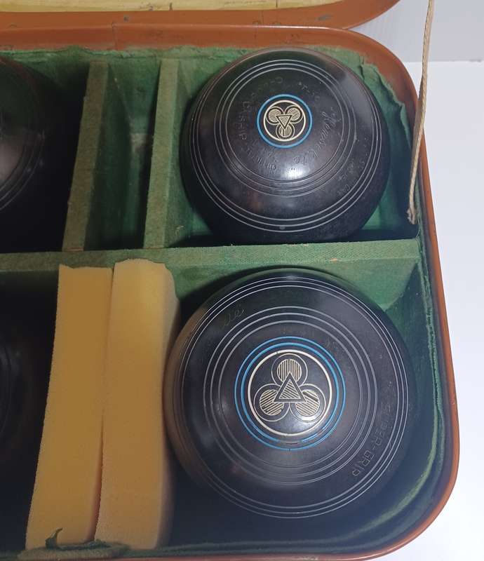 set of 4 Vintage HENSELITE Championship Size 4 7/8 in Case.
