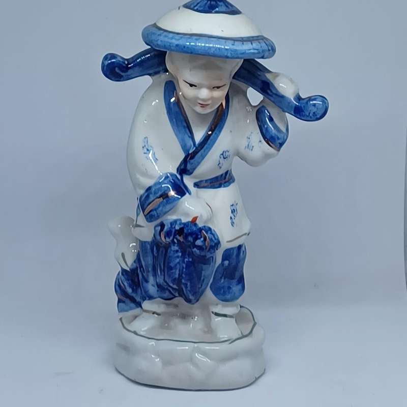 2 x Vintage Asian Fishermen Blue and White Porcelain Figurine Statues (15cm x 9cm)