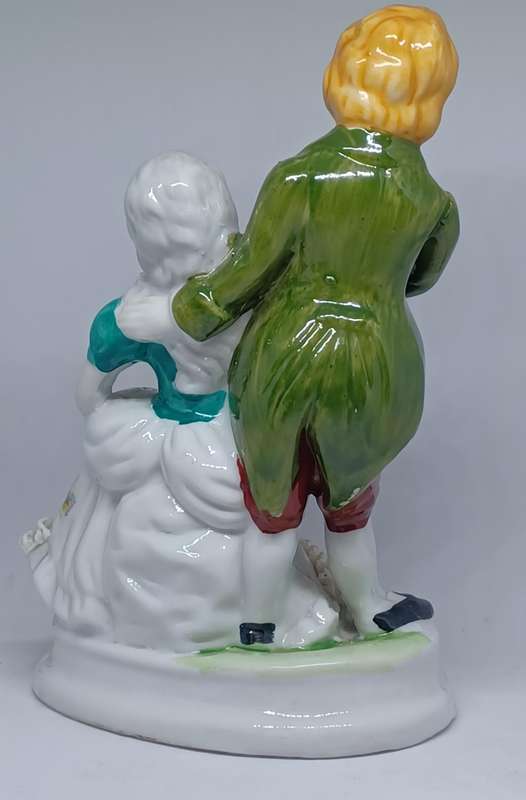 Vintage Collectible Dresden Style Porcelain Victorian Couple Figurine (18cm x 12cm)