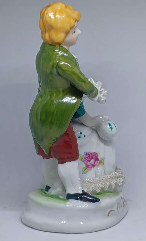 Vintage Collectible Dresden Style Porcelain Victorian Couple Figurine (18cm x 12cm)