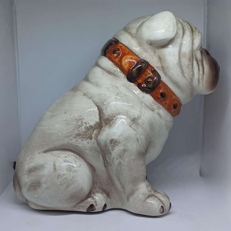 Vintage Porcelain sitting English Bulldog Figure (18cm x 23cm)