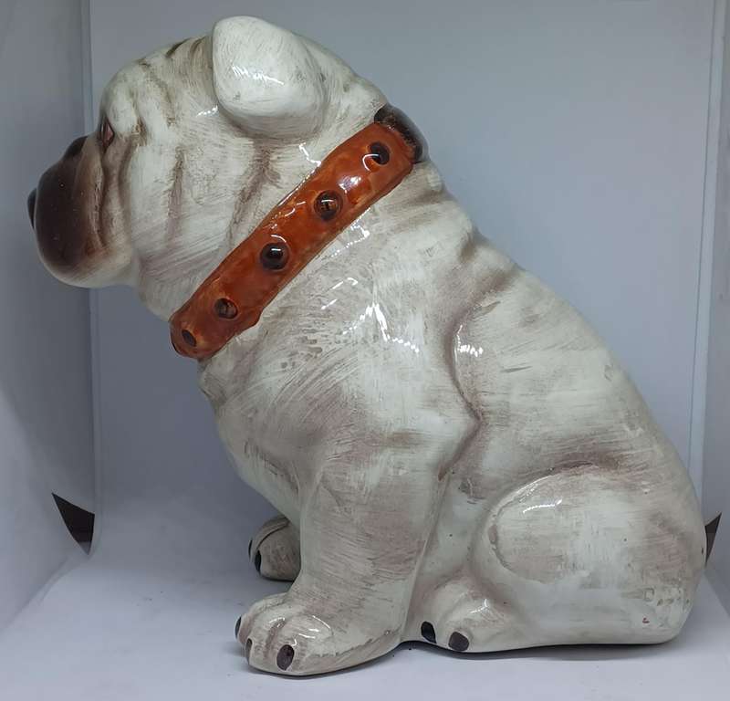 Vintage Porcelain sitting English Bulldog Figure (18cm x 23cm)