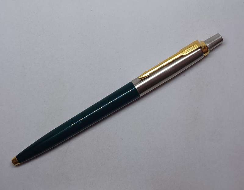 Parker Jotter Ballpoint Pen Green With Gold Trim - 1995 made in UK