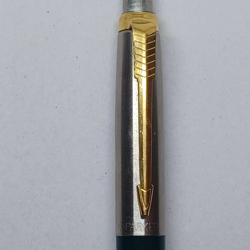Parker Jotter Ballpoint Pen Green With Gold Trim - 1995 made in UK