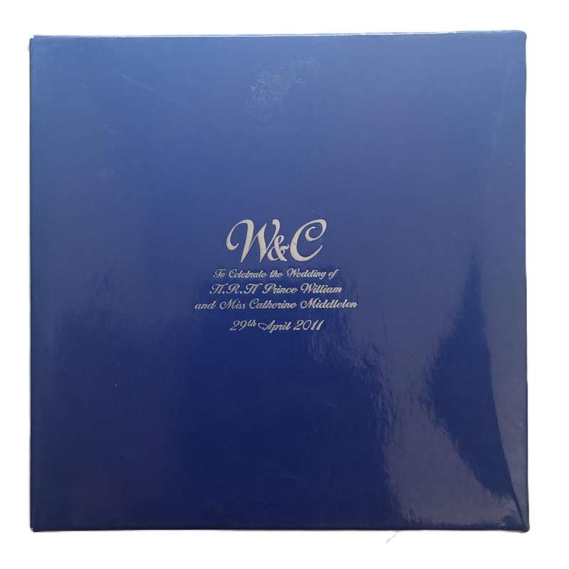 Commemorative Prince William and Catherine Middleton wedding plate in box