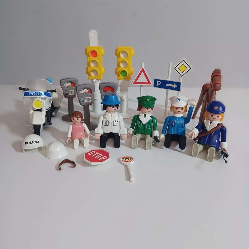 Vintage Playmobil 3489 City Parking / Traffic Police