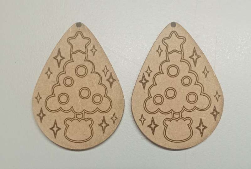 Teardrop shaped, engraved christmas themed earring blanks (pair)
