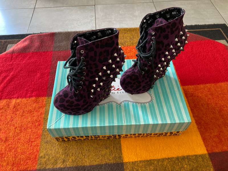 Bettie Page Women's BP588-Belladona Combat Boots