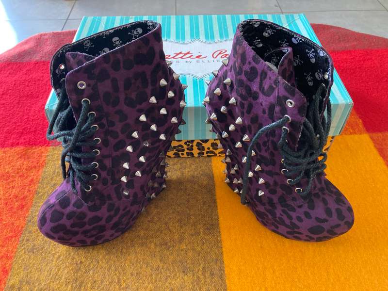 Bettie Page Women's BP588-Belladona Combat Boots