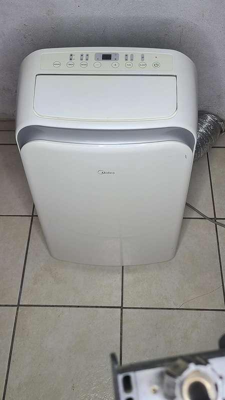 Midea mobile Aircon 12000BTU cooling and heating