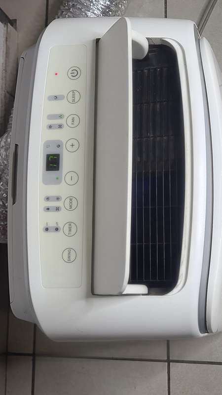 Midea mobile Aircon 12000BTU cooling and heating