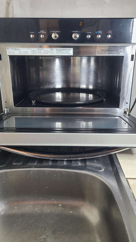 38L LG solardom microwave oven
