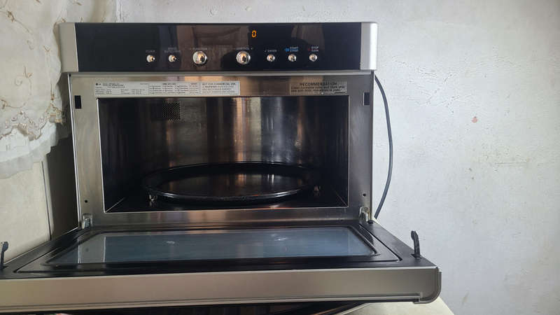 LG solardom microwave oven