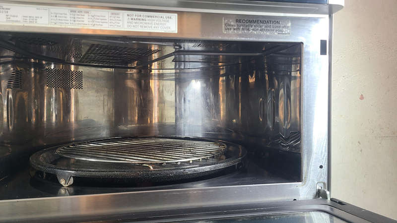 LG Solardom microwave oven