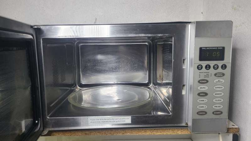 Boardman 42L grill microwave oven
