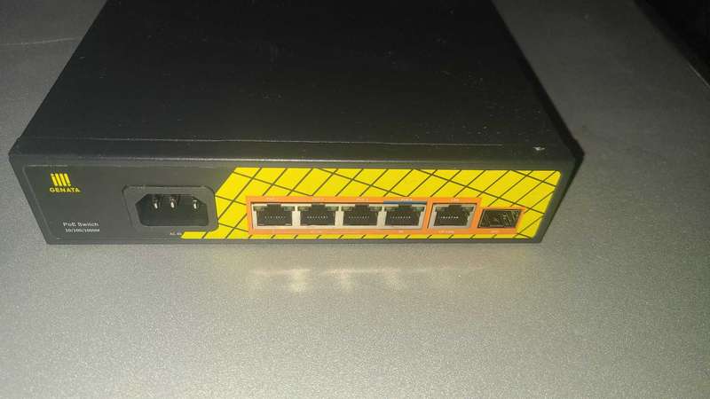 Genata POE switch