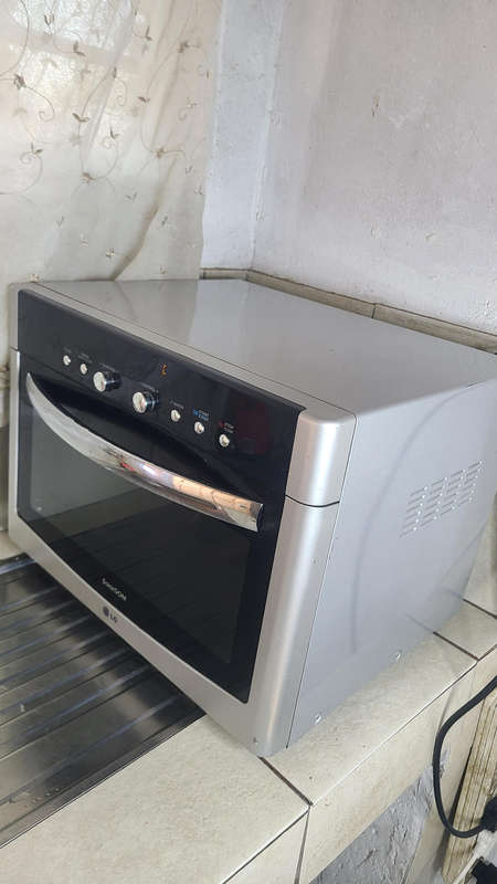 38L LG solardom microwave oven