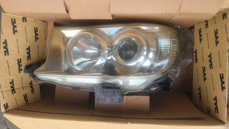Toyota Fortuner 2007-2010 compatible Headlight L/S