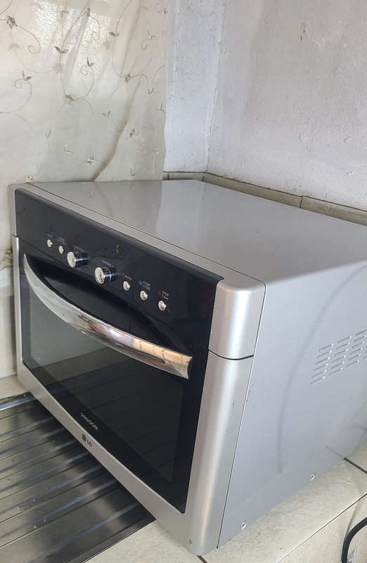 38L LG solardom microwave oven