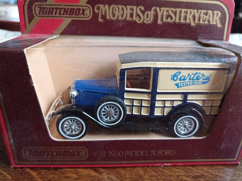 Models of Yesteryear Y-12 1930 Model A Ford