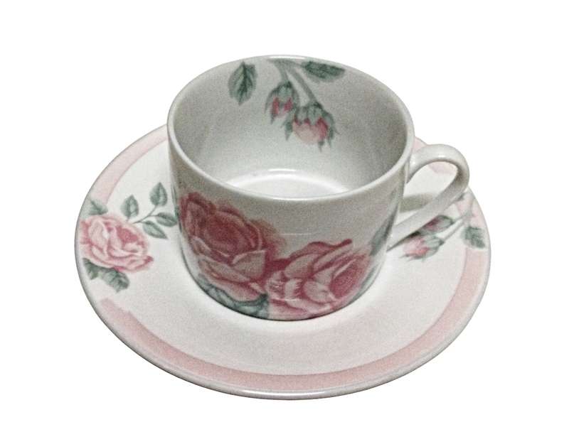 Set of 4 TeaCups & 4 Saucers from the Fresh Flowers series by LiLing Fine China - Like New!