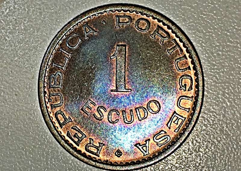 Gem - 1 Escudo, Mozambique, 1968 - KM# 82 (Red-Unc)