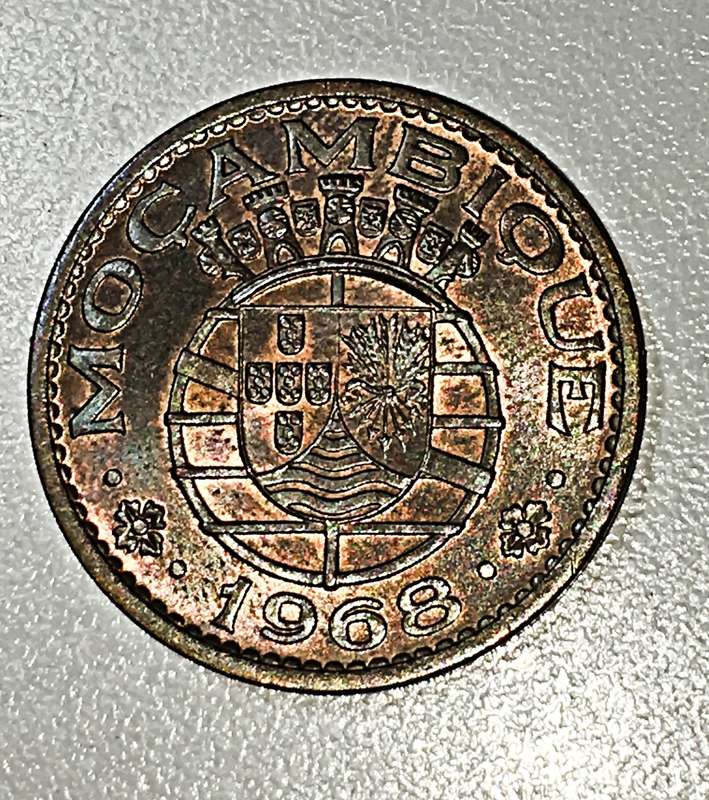 Gem - 1 Escudo, Mozambique, 1968 - KM# 82 (Red-Unc)