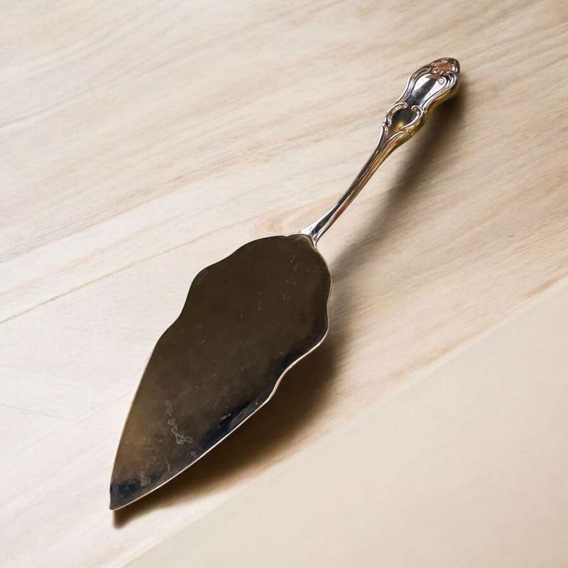 Silverplated cakelift