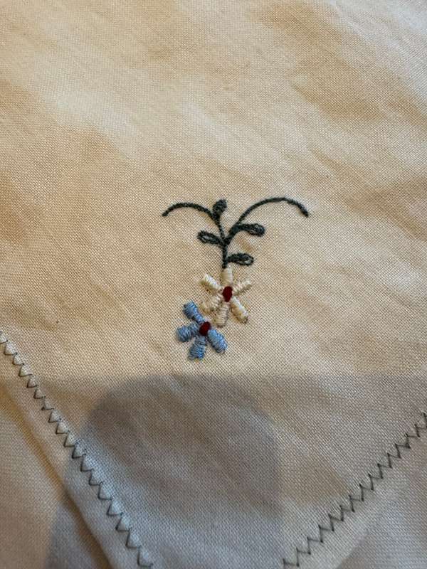 Embroidered cloths x7