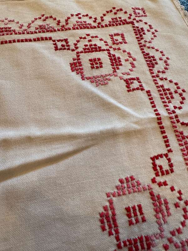 Embroidered tray cloth