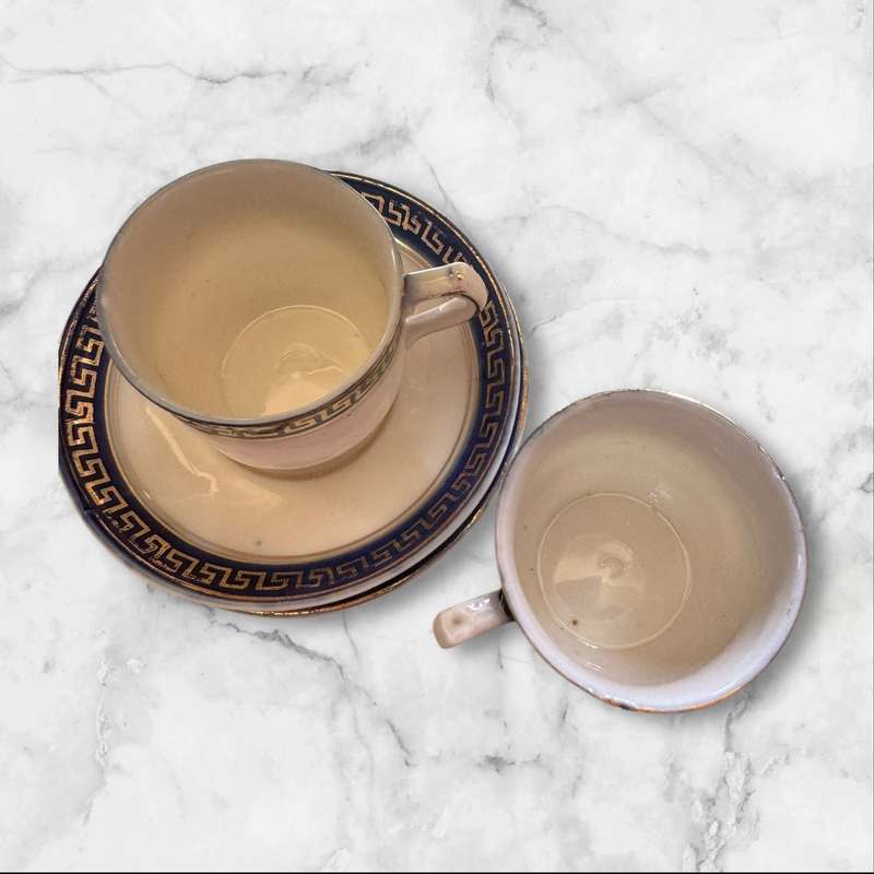 2x espresso cups and saucers