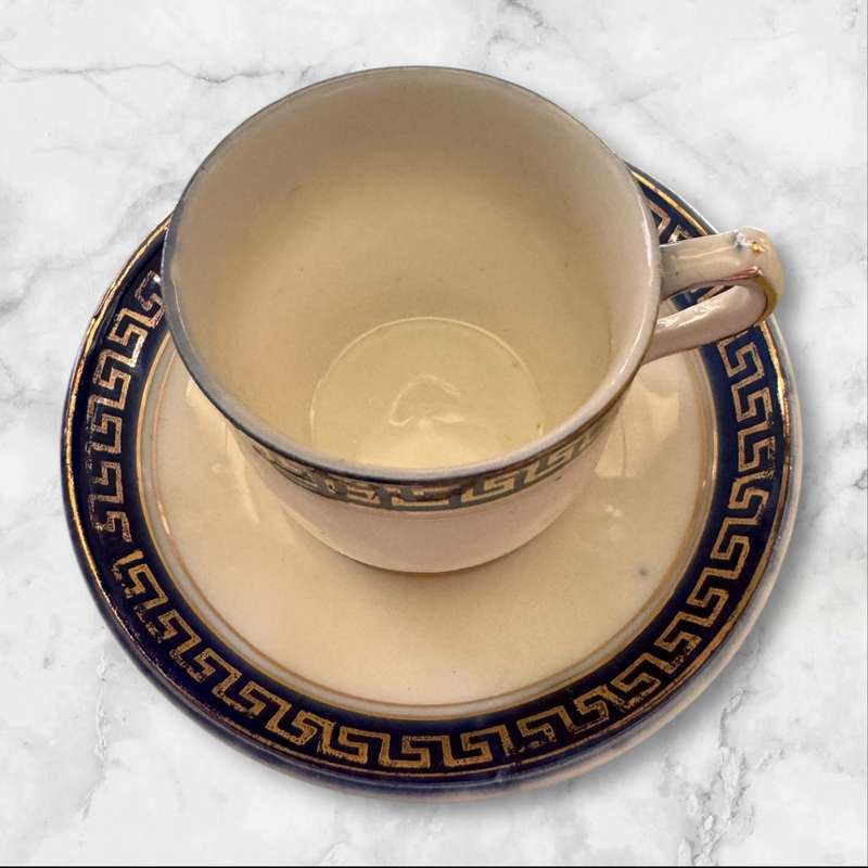 2x espresso cups and saucers