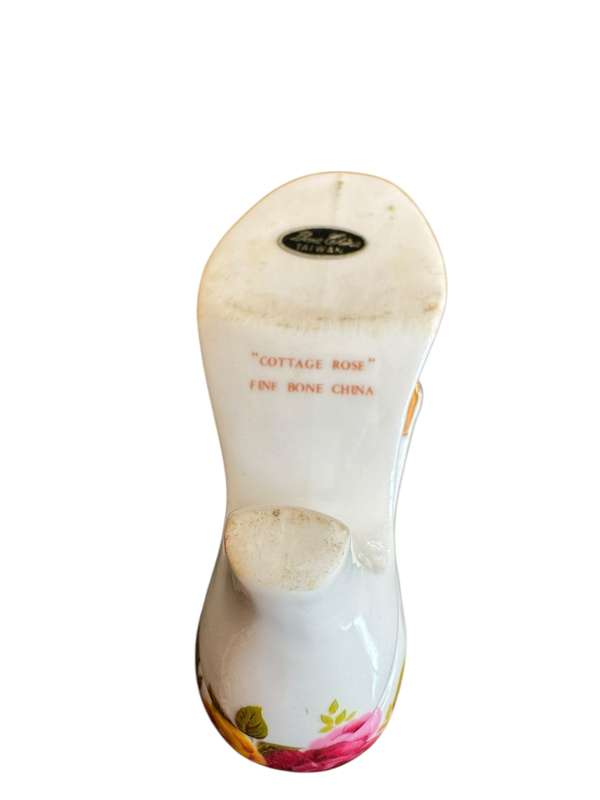 Cottage Rose high heel ornament