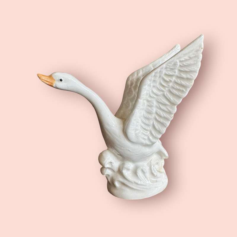 Goose ornament (B)