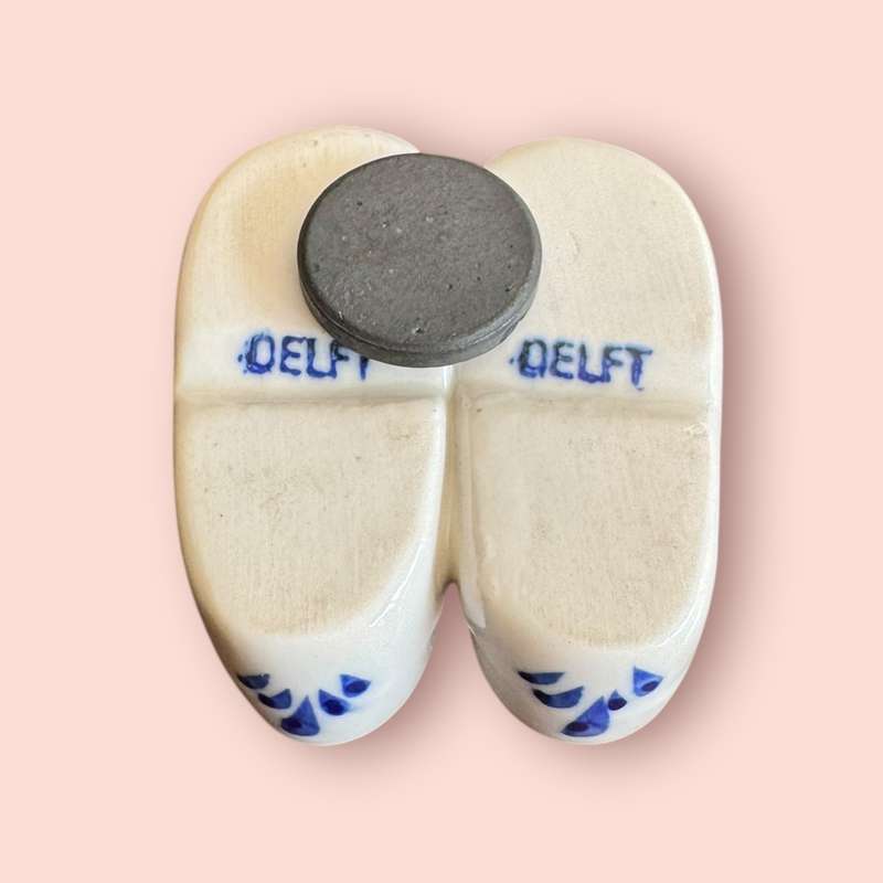 Delft fridge magnet