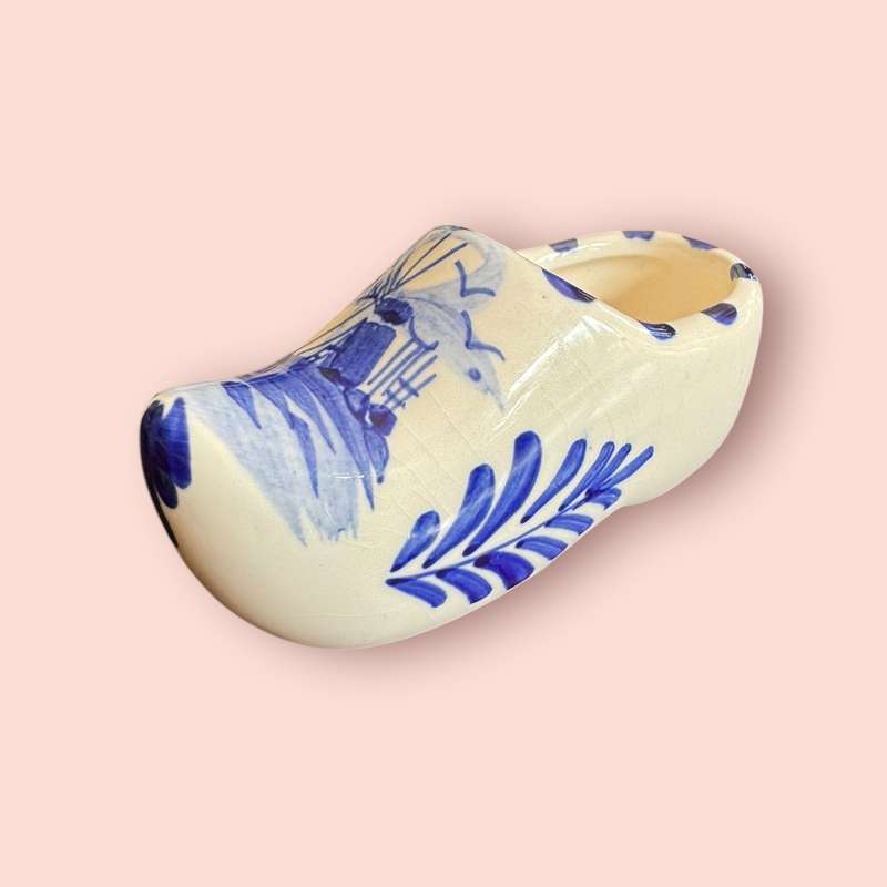Delft ornament
