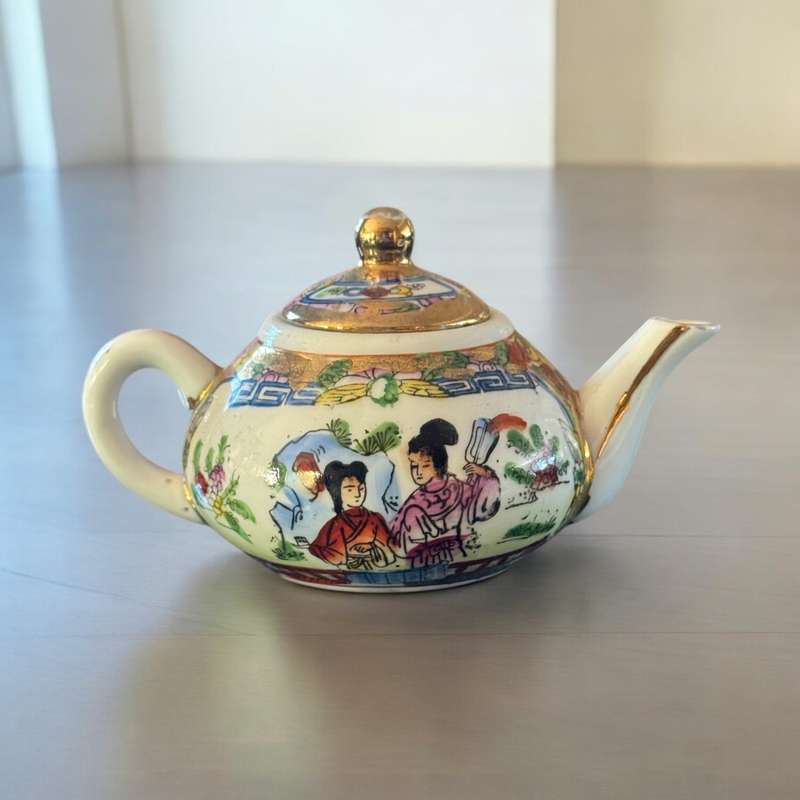 Oriental cup set