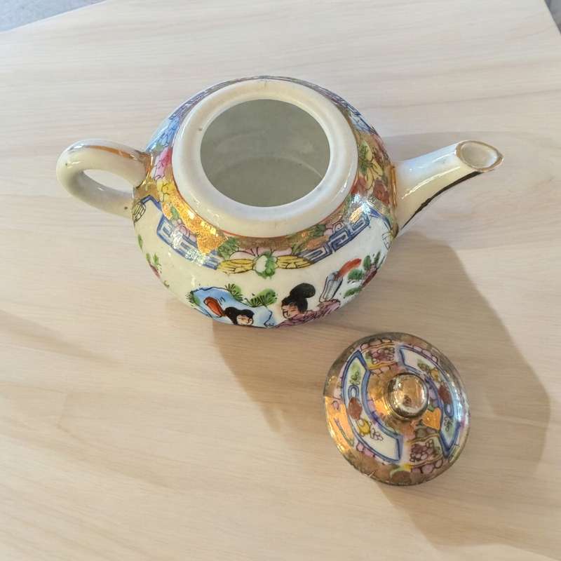 Oriental cup set