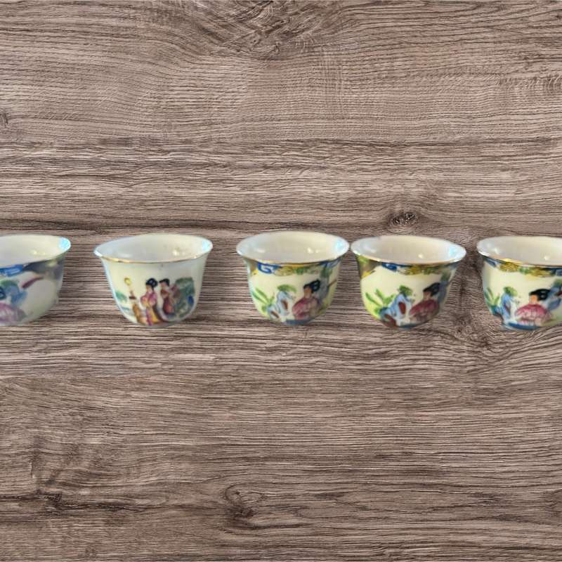 Oriental cup set