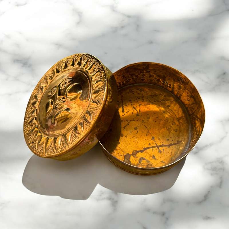 Trinket holder