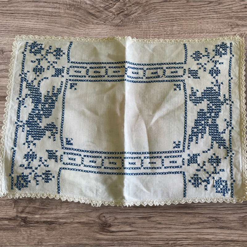 Tray cloth