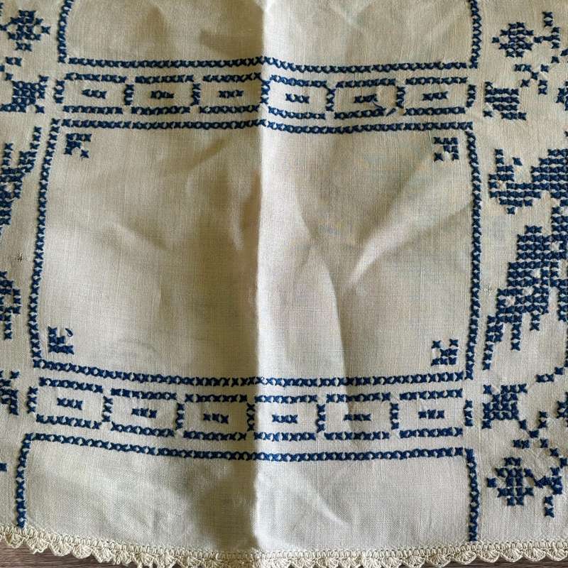 Tray cloth