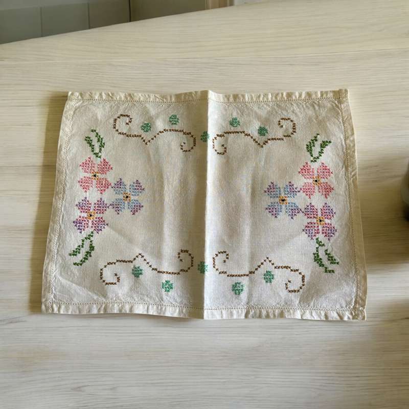 Tray cloth
