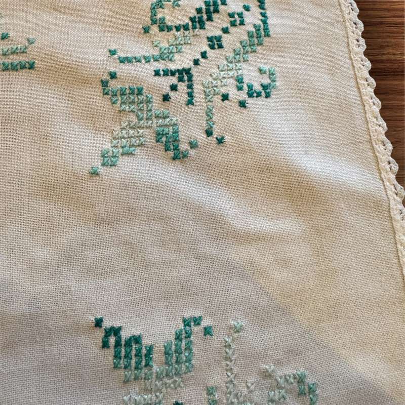Embroidered tray cloth