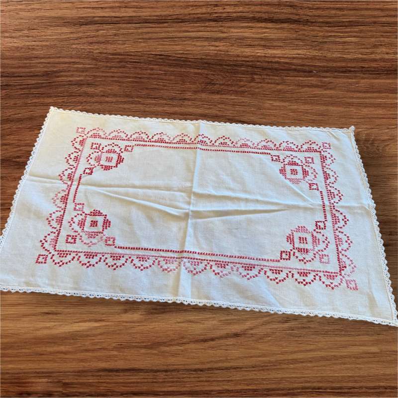 Embroidered tray cloth