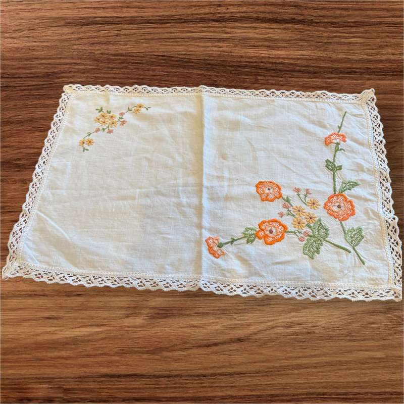 Embroidered tray cloth