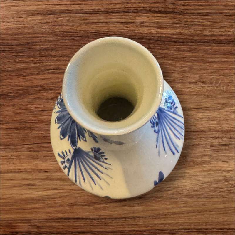 Delft vase