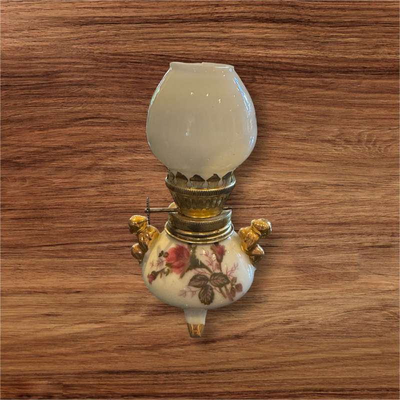 Porcelain lamp ornament